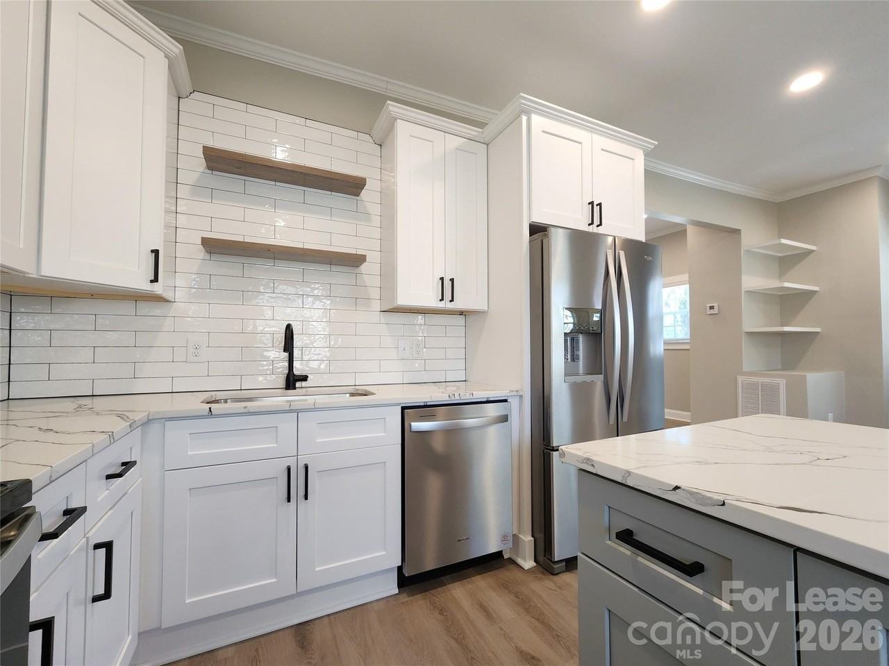 411 W 6th Ave #A - Photo 7 of 17