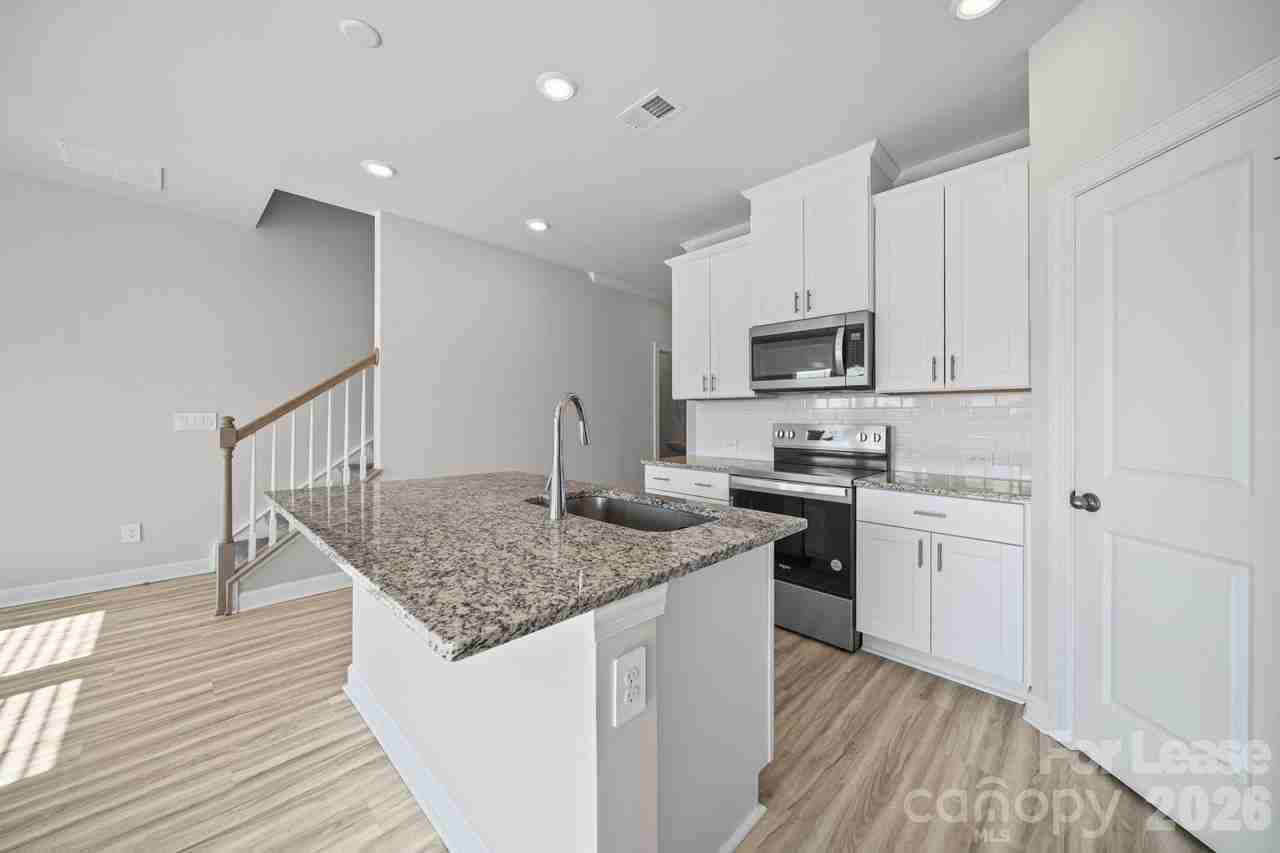 1330 Falling Acorn Ln - Photo 6 of 41