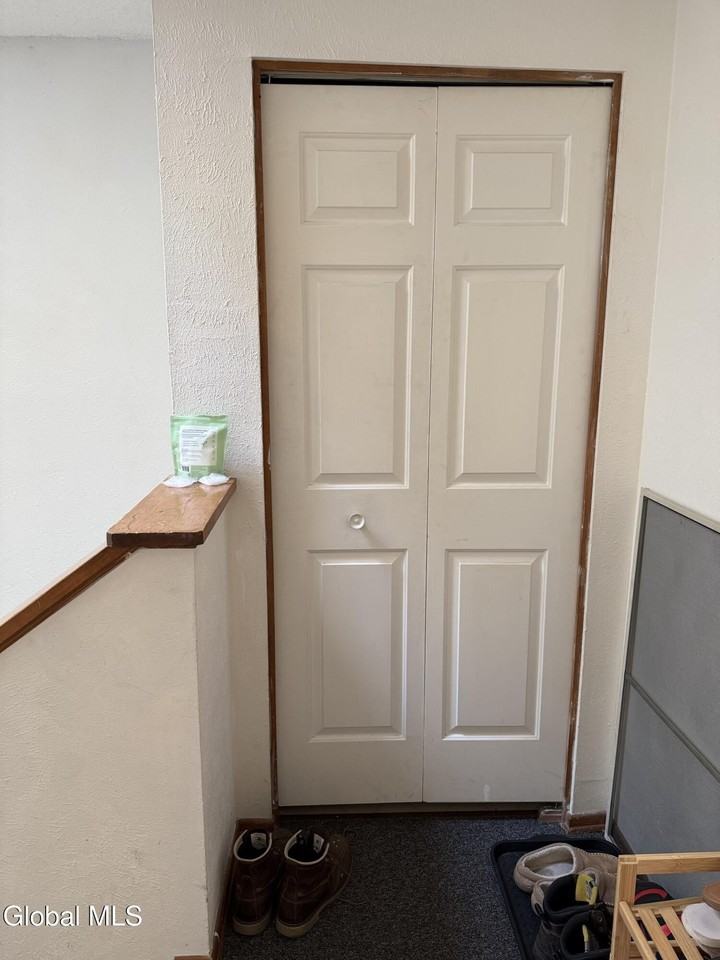 209 Monmouth Way - Photo 3 of 25