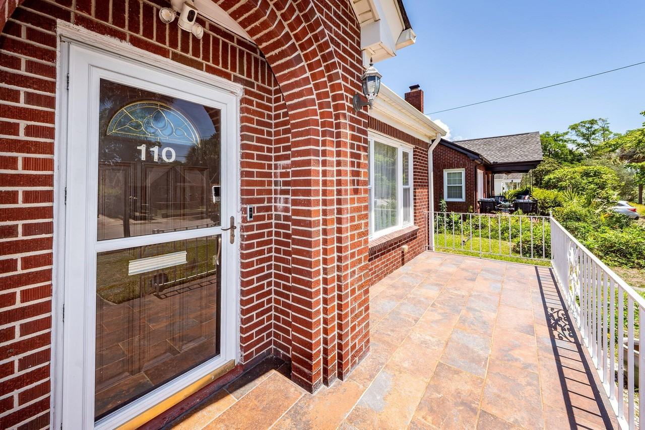 110 Gordon St - Photo 2 of 21