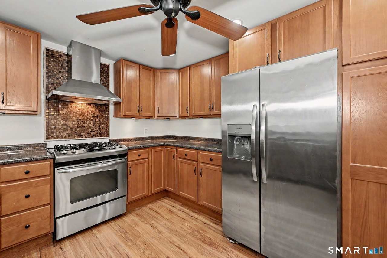 44 Barmore Dr W - Photo 7 of 32