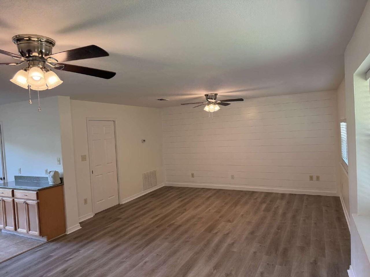 218 Rose Marie Ln Sw - Photo 4 of 12