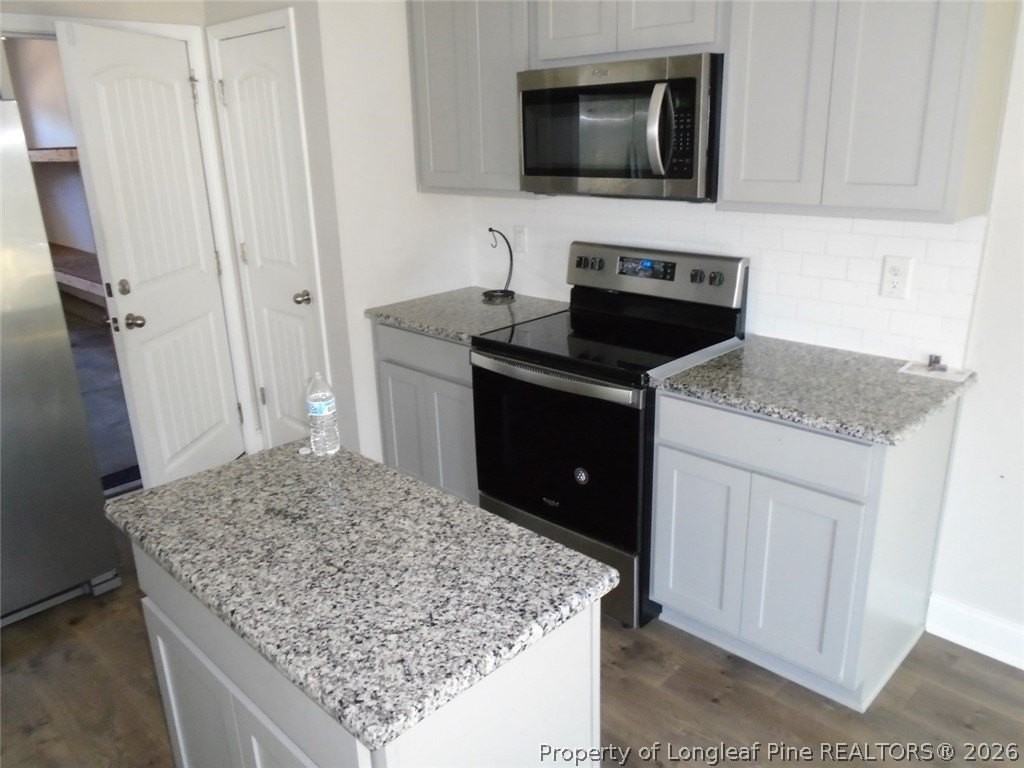 2240 Mannington Dr - Photo 4 of 27