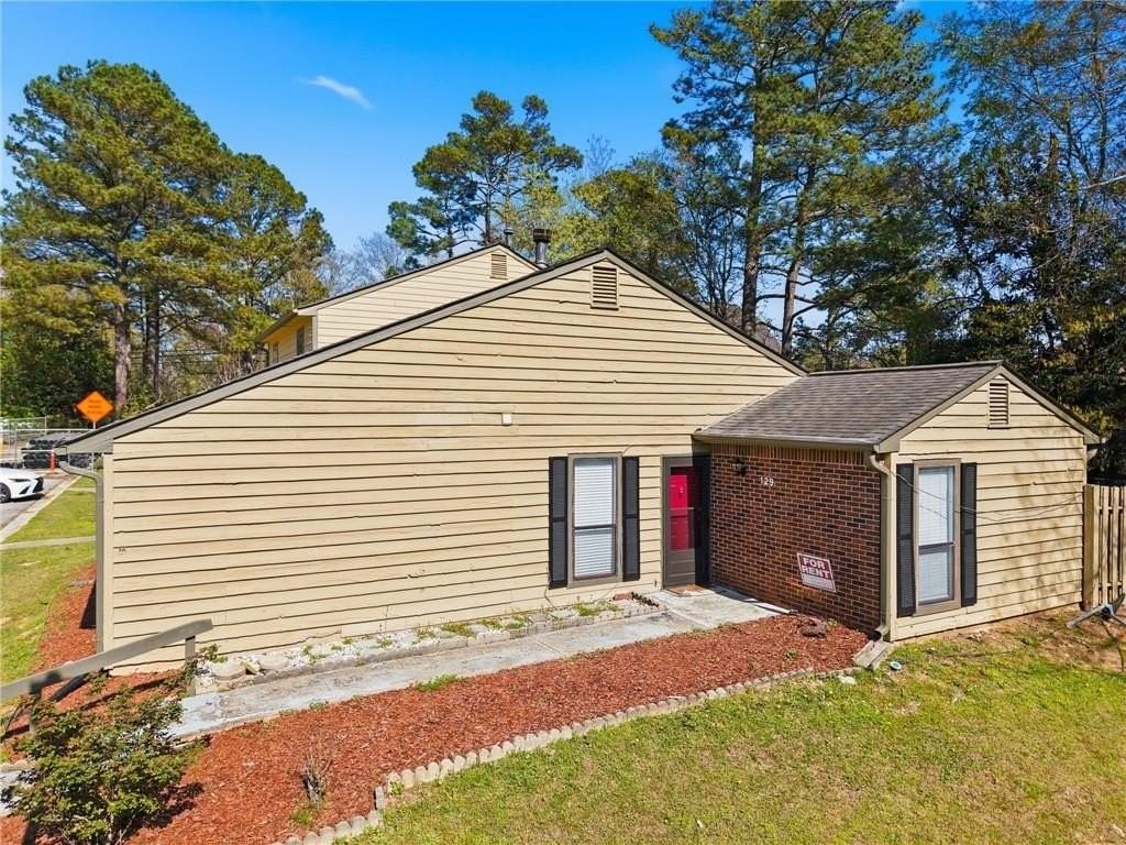 129 Sandalwood Cir - Photo 2 of 35
