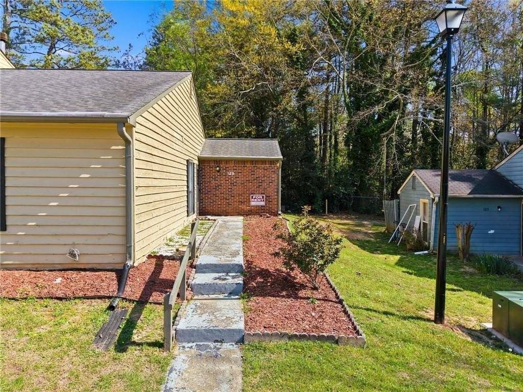 129 Sandalwood Cir - Photo 6 of 35