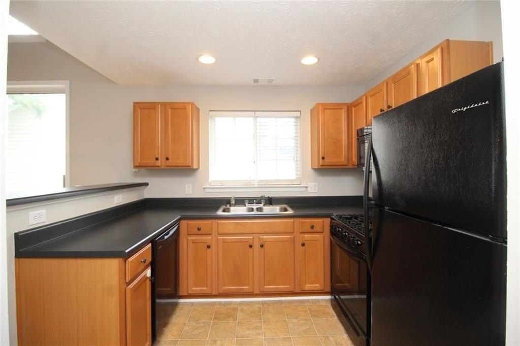 137 Swanee Ln - Photo 4 of 22