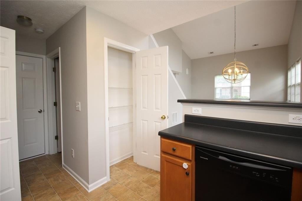 137 Swanee Ln - Photo 6 of 22