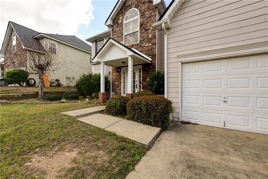 635 Moonlight Way - Photo 2 of 27