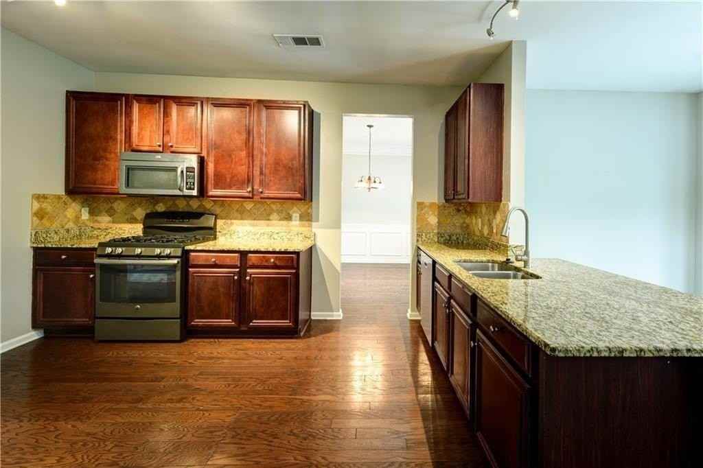 635 Moonlight Way - Photo 5 of 27