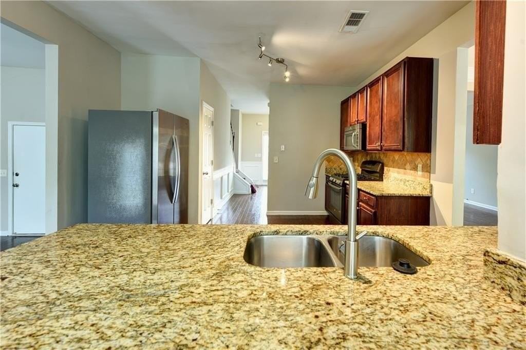 635 Moonlight Way - Photo 7 of 27