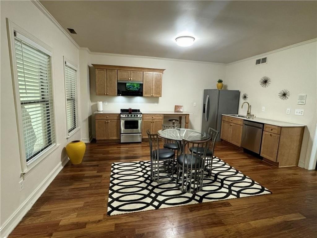 714 Fairview Club Cir - Photo 2 of 11