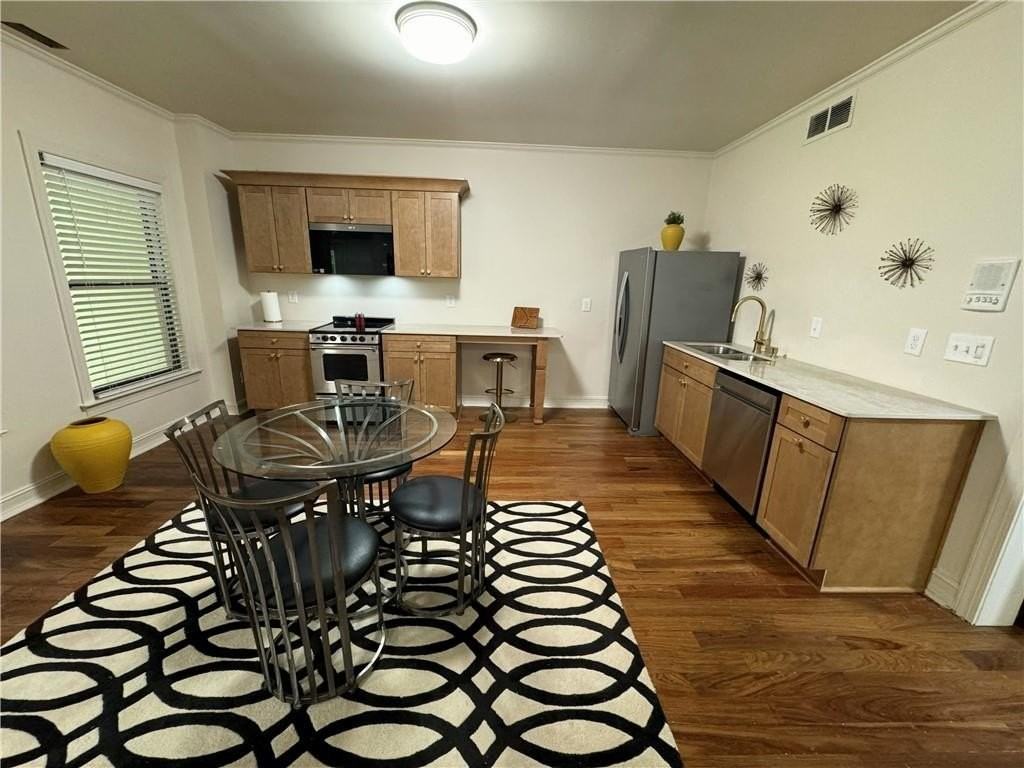 714 Fairview Club Cir - Photo 3 of 11