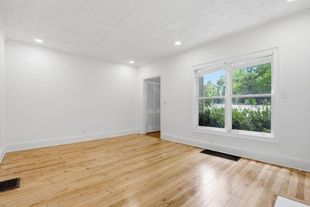 138 Mount Paran Rd Ne - Photo 2 of 23
