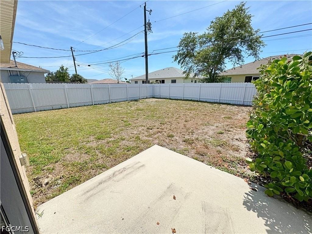 1022 Ne 8th Pl - Photo 5 of 11
