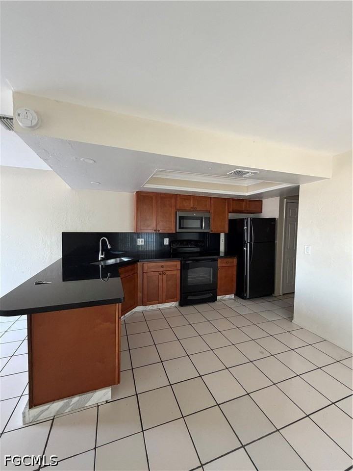 5423 9th Ave - Photo 4 of 10