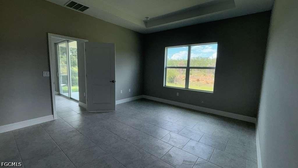 460 Westchester Dr - Photo 4 of 25