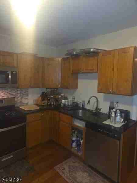426 Tompkins St #1 - Photo 3 of 10
