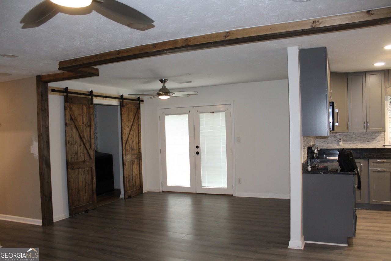 335 Poplar Ave - Photo 5 of 16