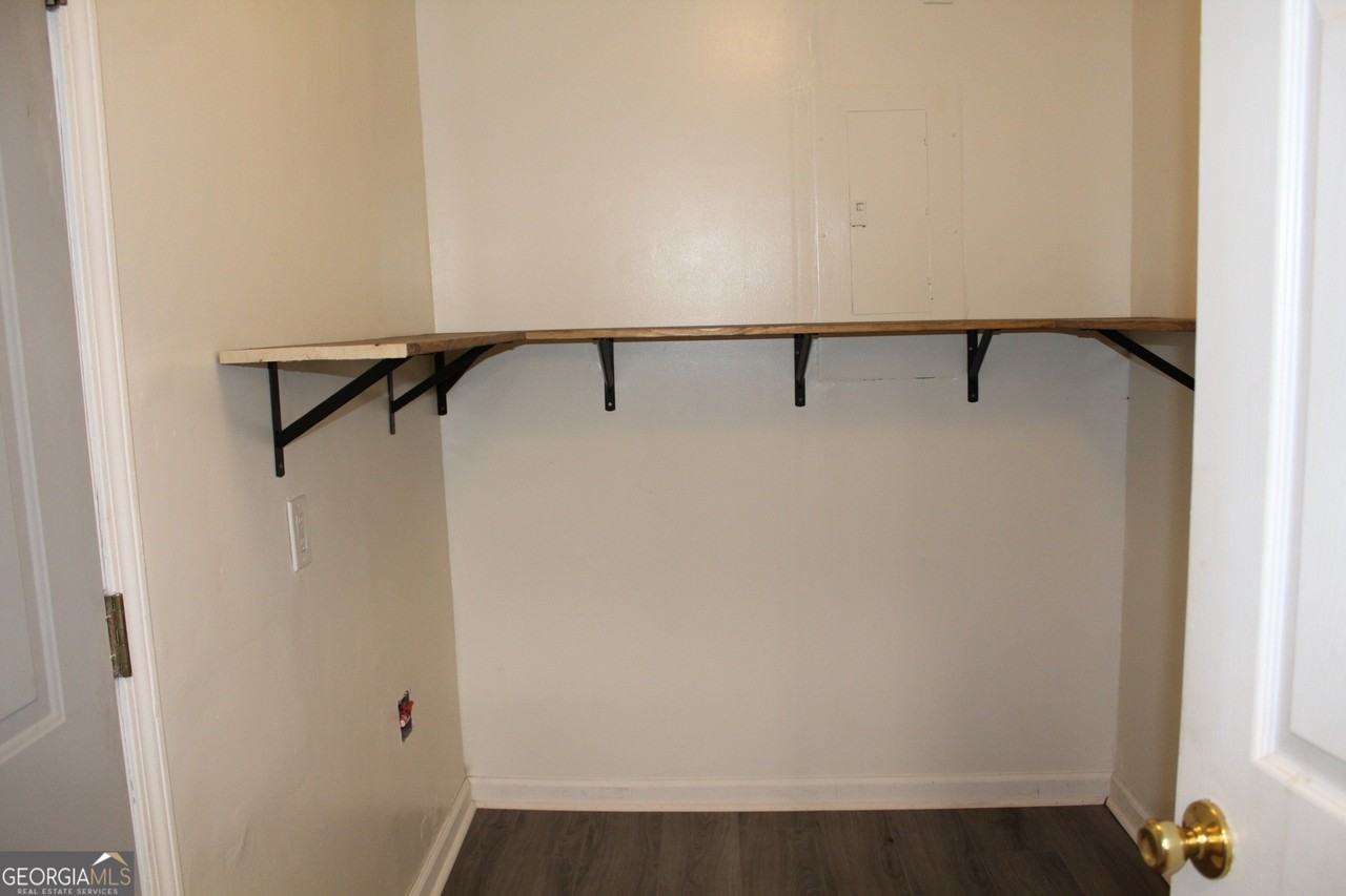 335 Poplar Ave - Photo 7 of 16