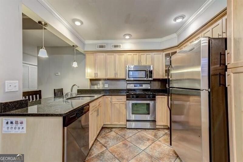 759 Myrtle St Ne #B - Photo 2 of 46
