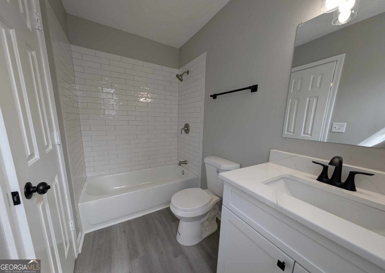 136 Tuscany Ln - Photo 7 of 17