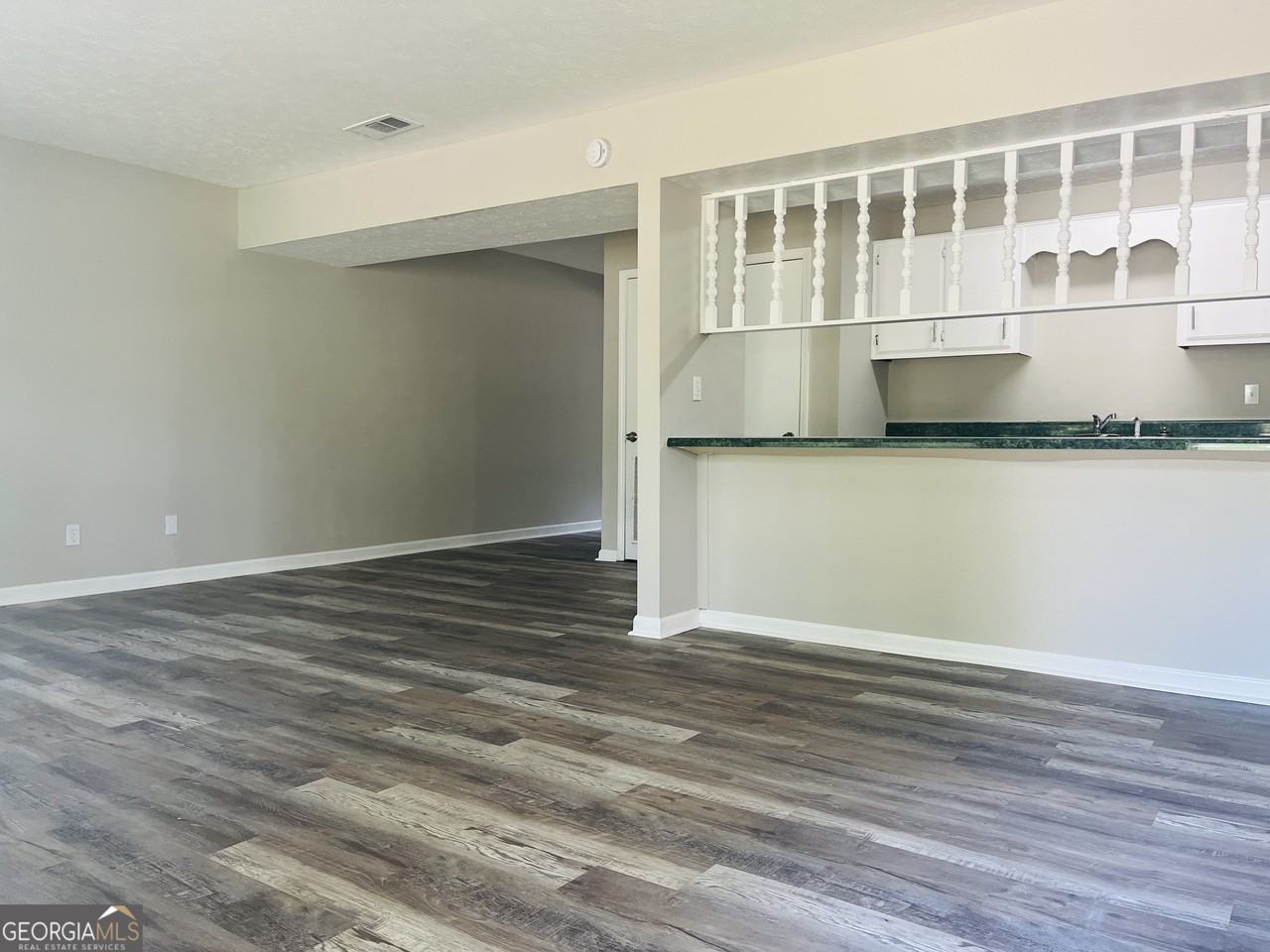 407 W Harris St #2 - Photo 4 of 26