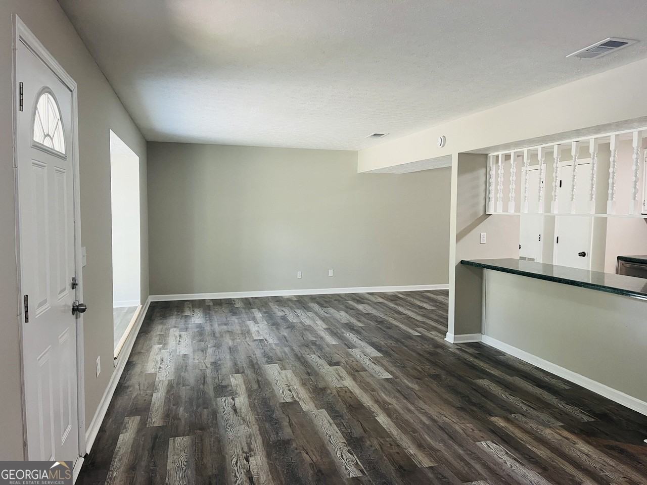 407 W Harris St #2 - Photo 5 of 26