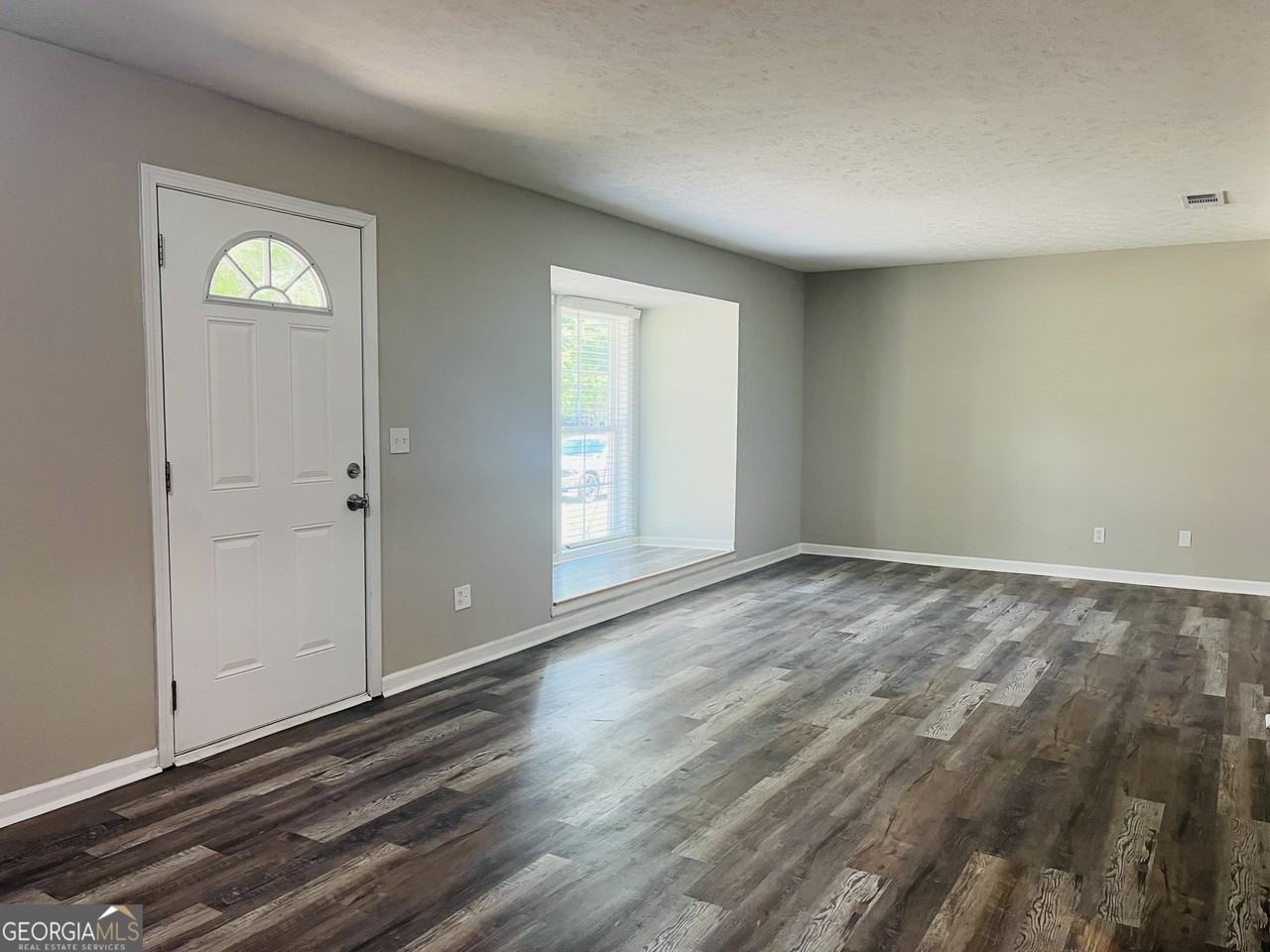 407 W Harris St #2 - Photo 6 of 26