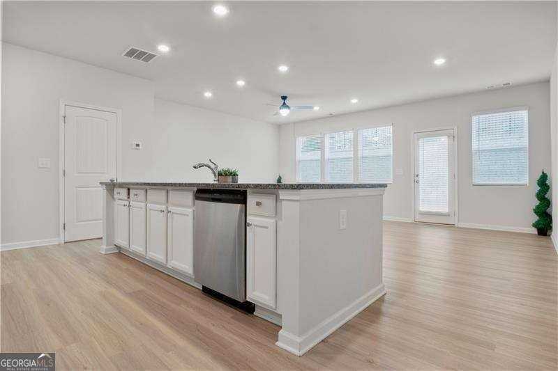 239 Turner Ln - Photo 3 of 34
