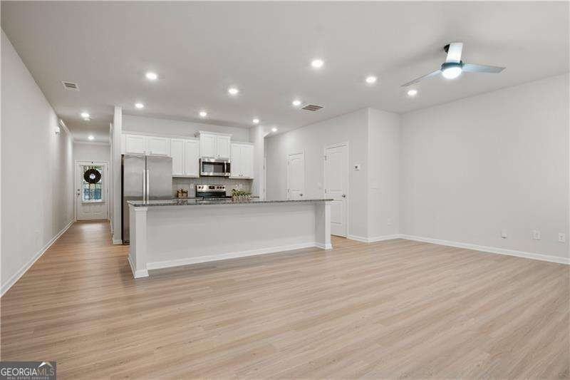 239 Turner Ln - Photo 4 of 34