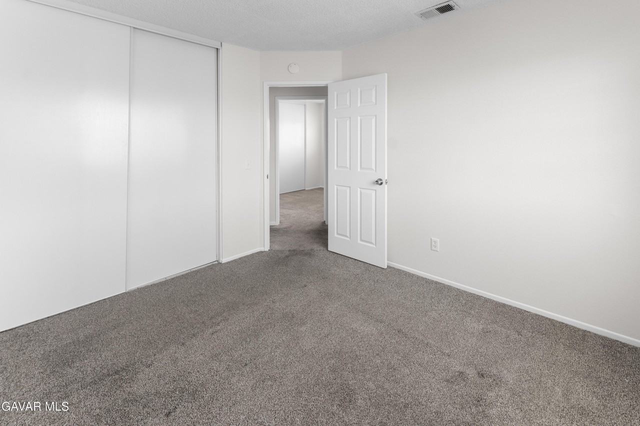 1232 Kings Rd - Photo 6 of 26