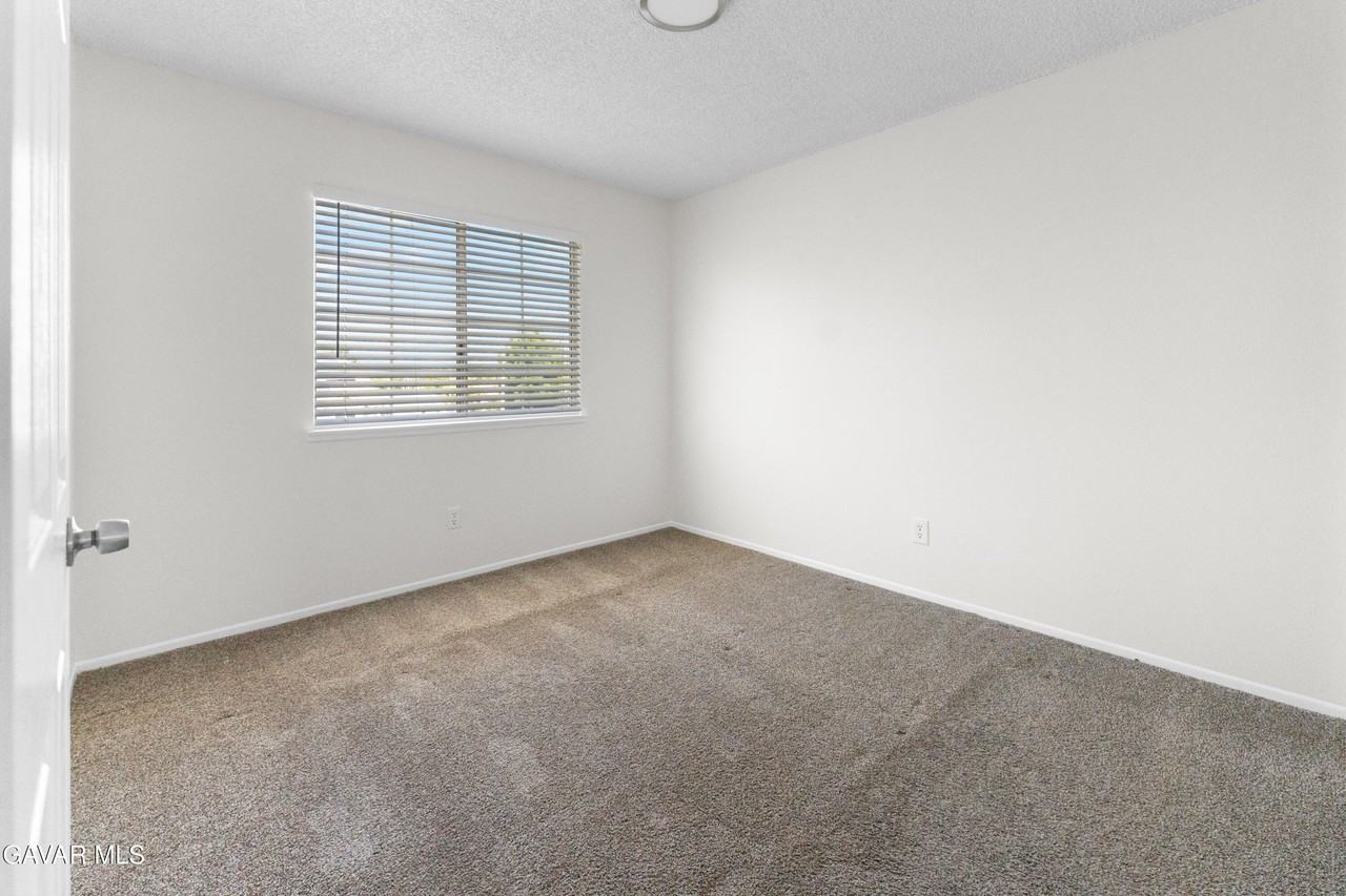 1232 Kings Rd - Photo 7 of 26