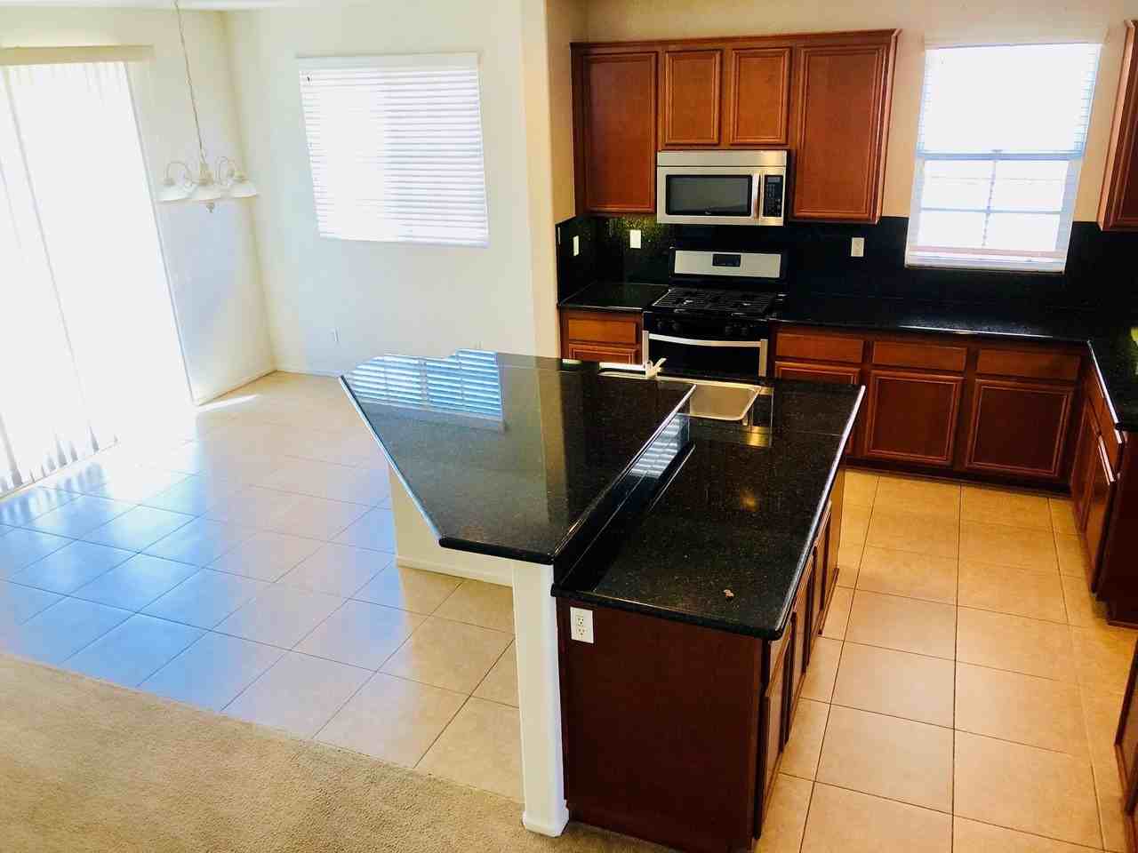 37337 Ivywood Ct - Photo 4 of 10