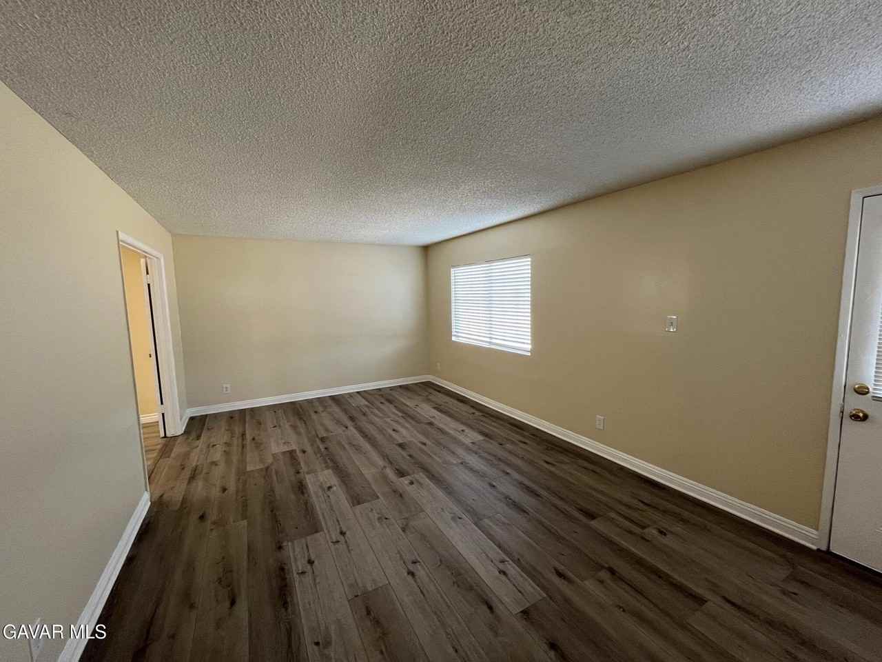 7819 Walpole Ave - Photo 2 of 10