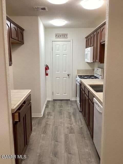 1838 Center St #A - Photo 7 of 20