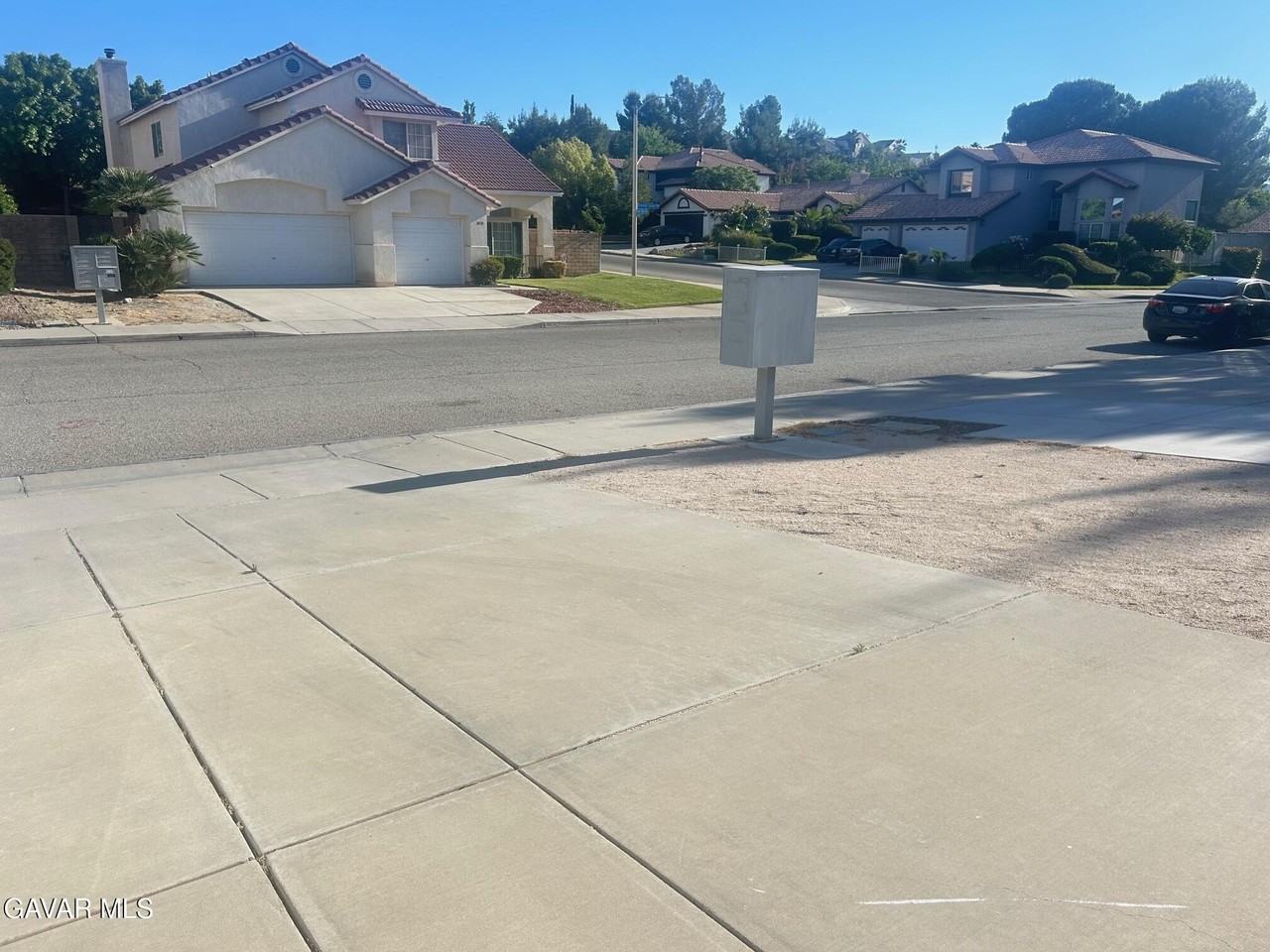 3039 Conestoga Canyon Rd - Photo 3 of 37