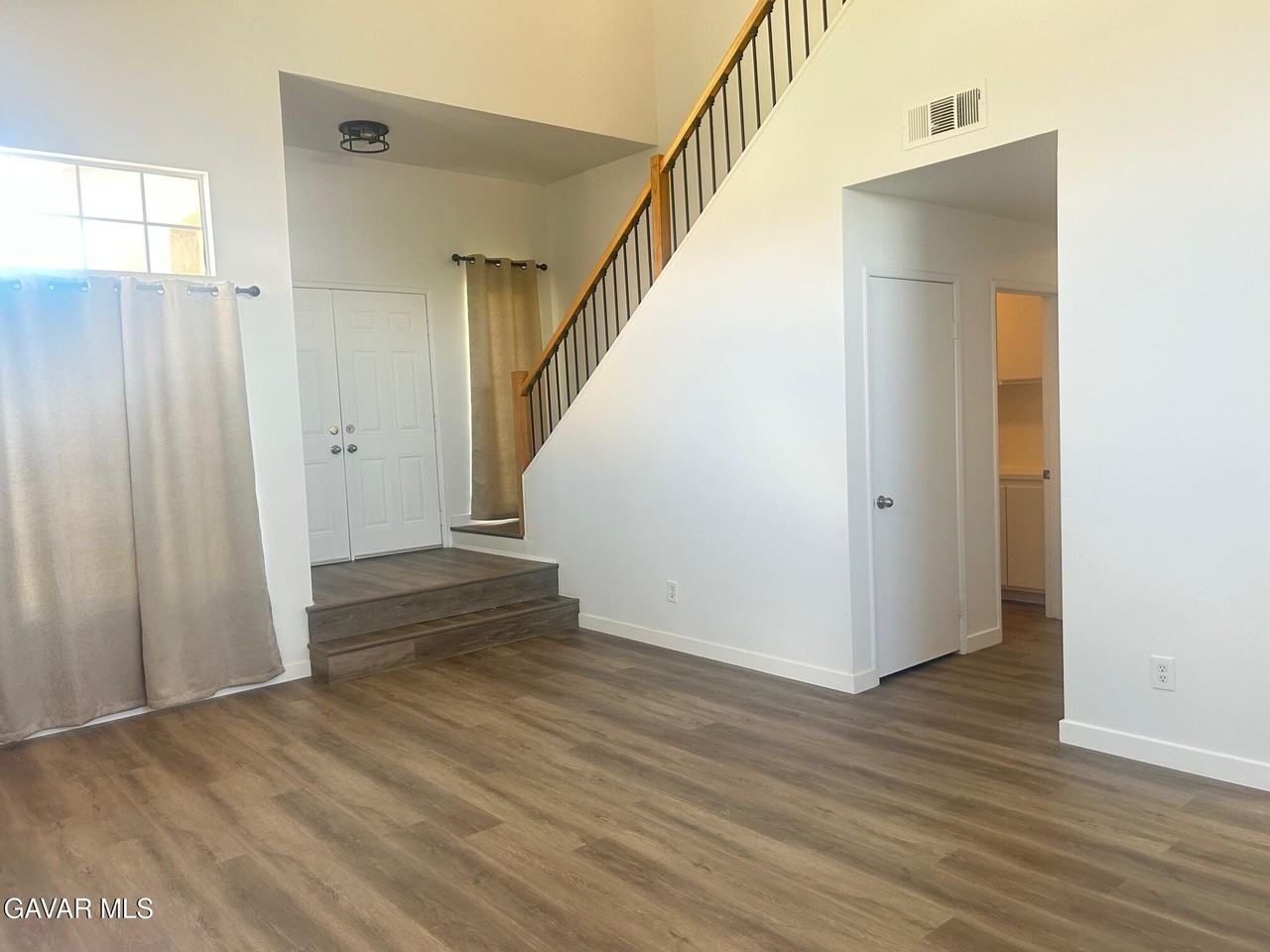 3039 Conestoga Canyon Rd - Photo 5 of 37