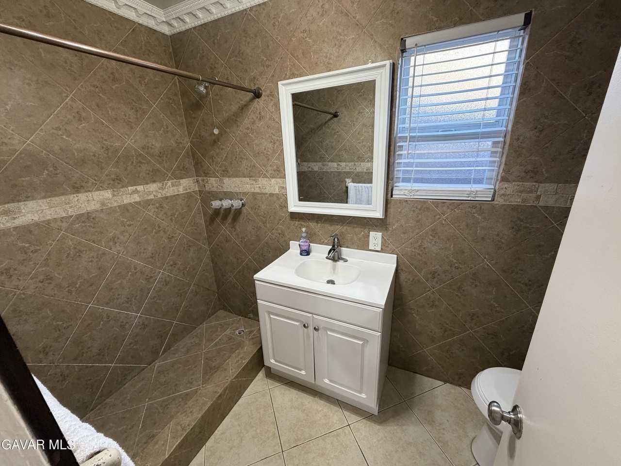 1621 E Avenue Q6 - Photo 2 of 16