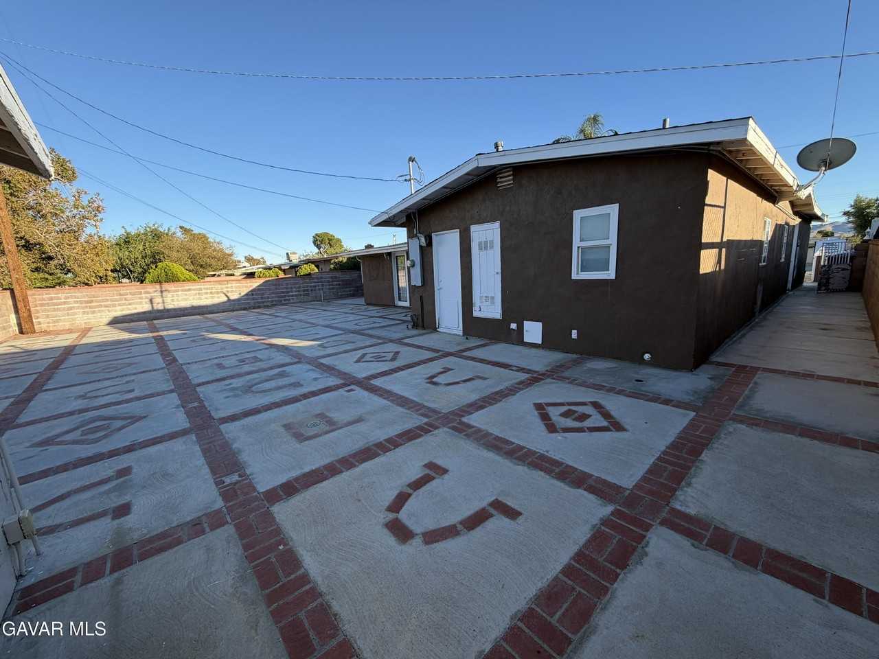 1621 E Avenue Q6 - Photo 3 of 16