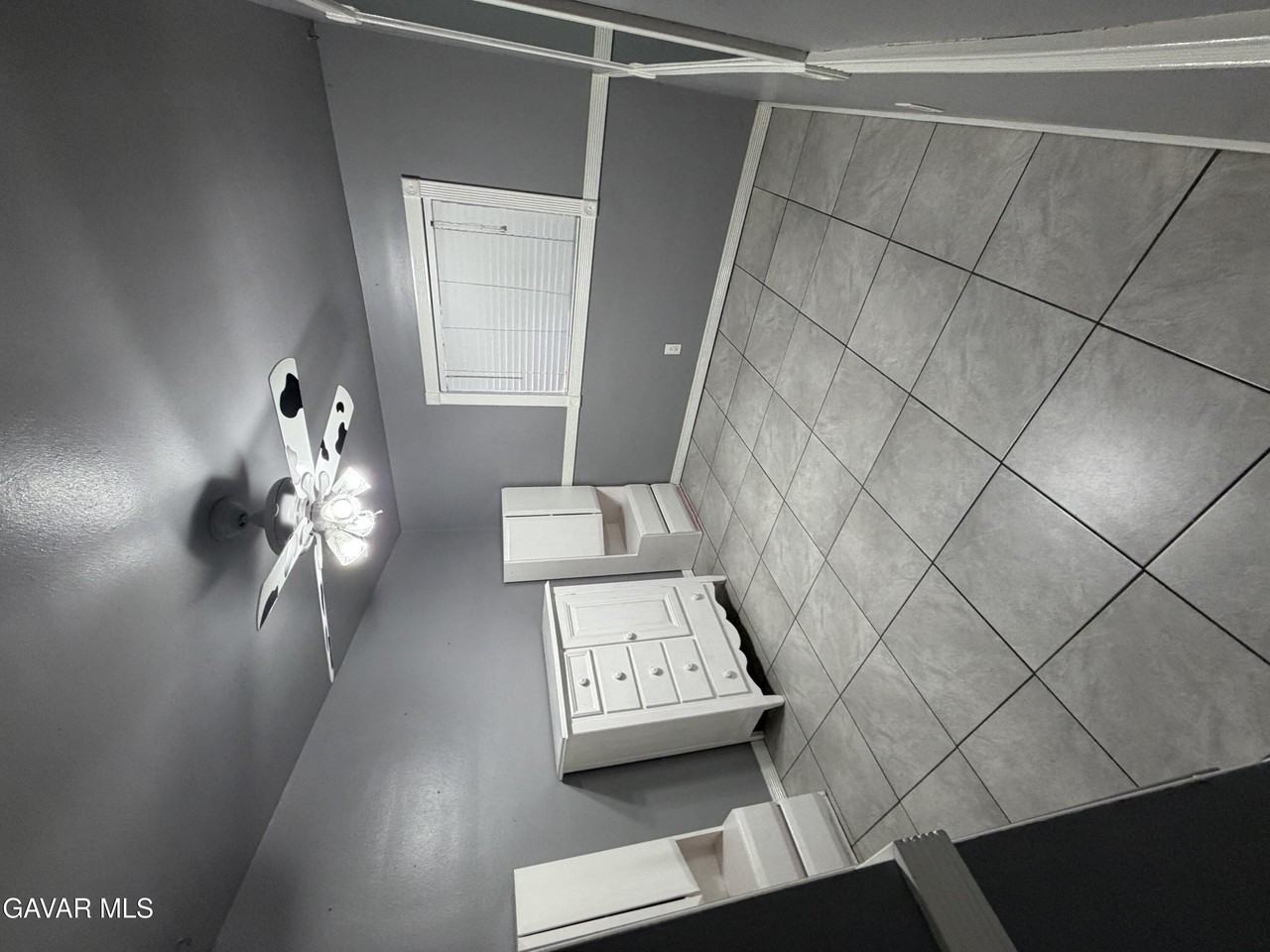 1621 E Avenue Q6 - Photo 4 of 16