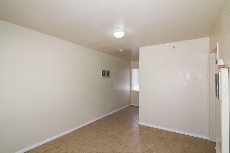 1839 Elm St #4 - Photo 5 of 7