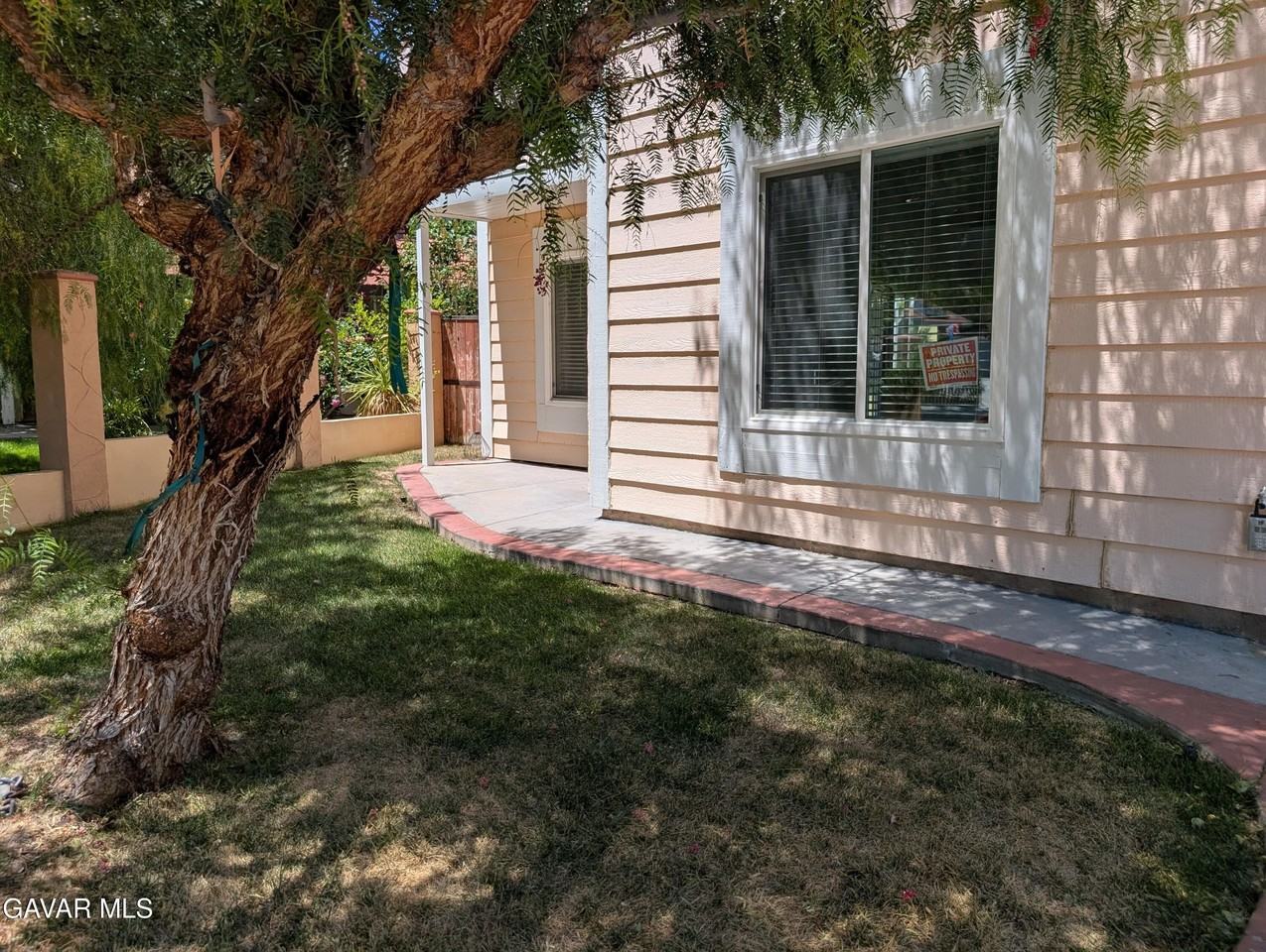 239 Katherine Ct - Photo 5 of 11