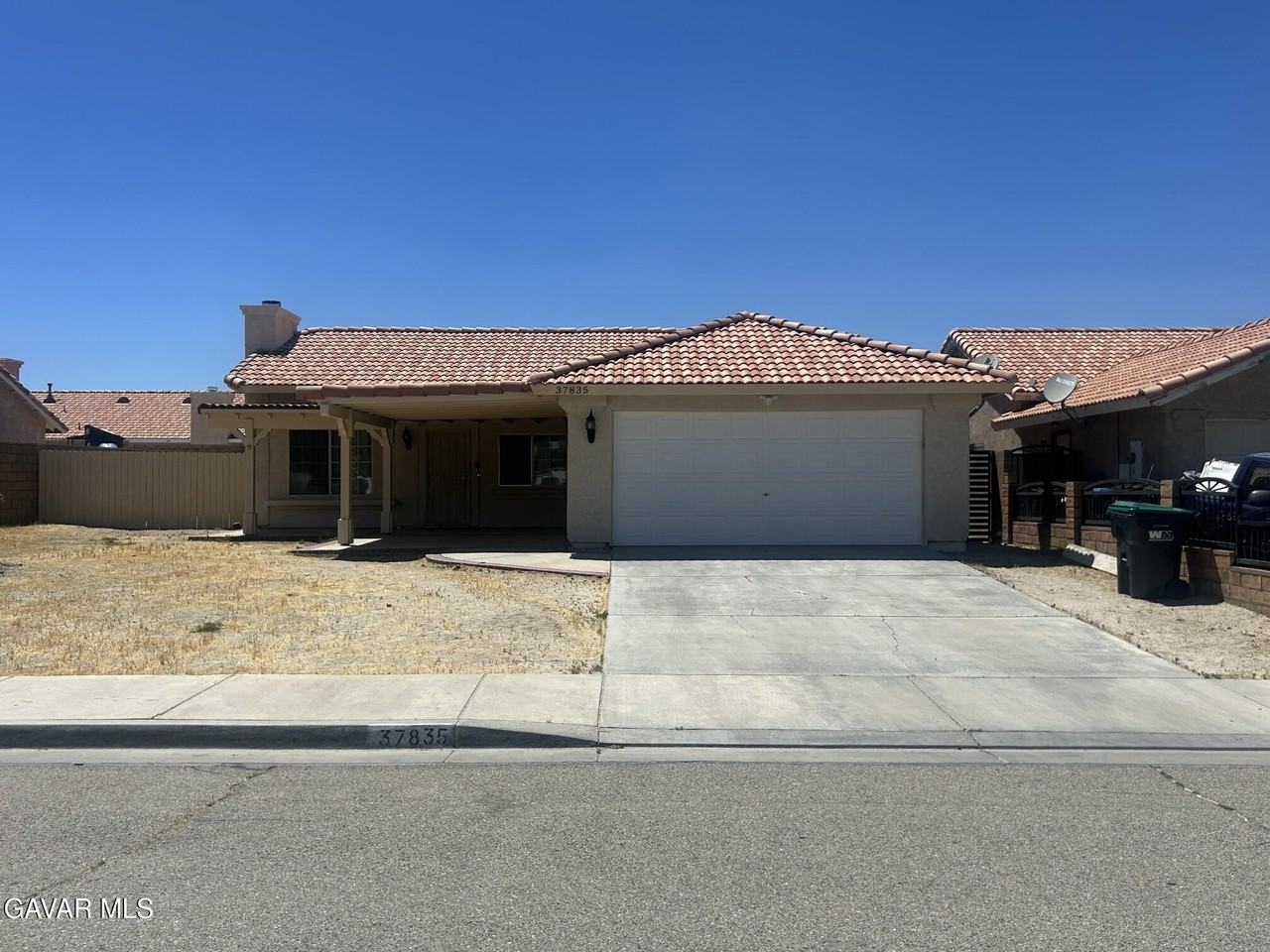37835 58th St E - Photo 2 of 40
