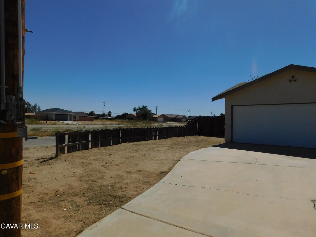 20001 Airway Blvd - Photo 2 of 26