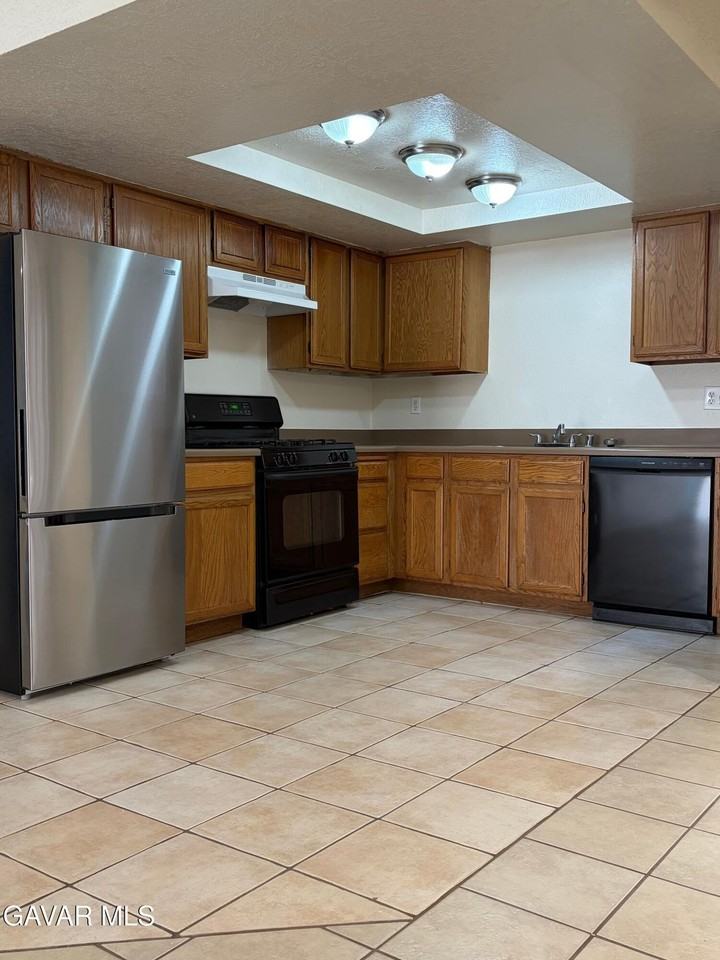 1800 W Avenue J15 #1 - Photo 3 of 11