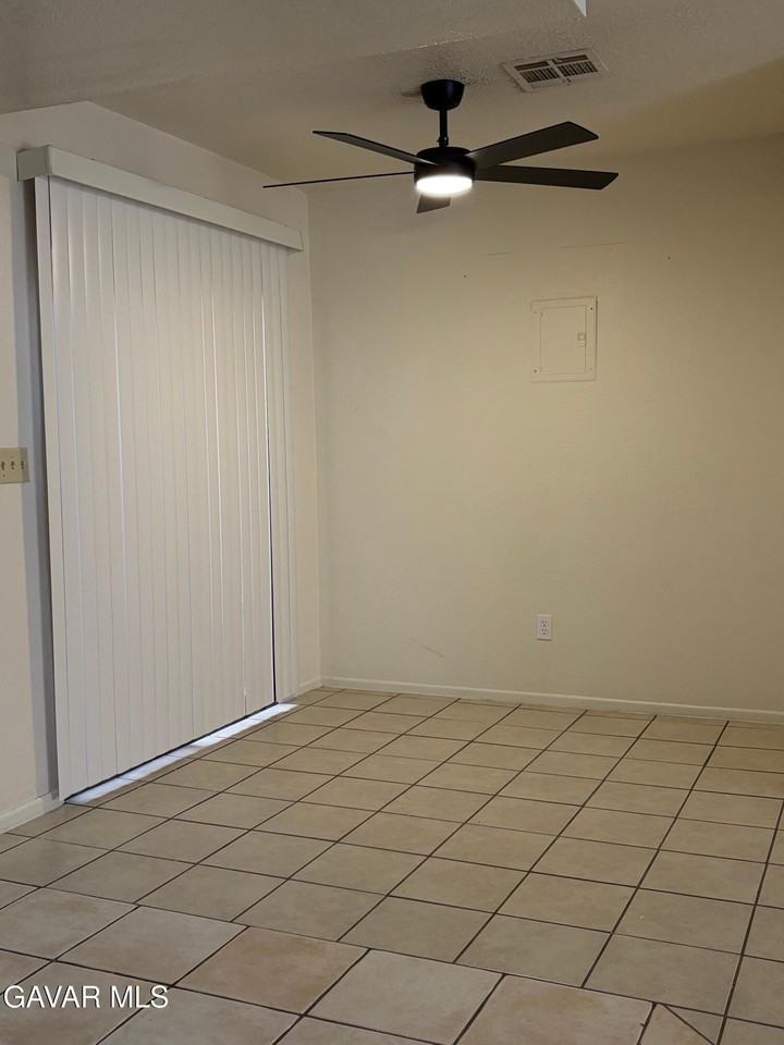 1800 W Avenue J15 #1 - Photo 6 of 11