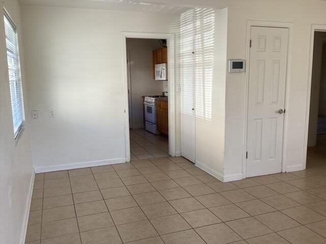 44257 Beech Ave - Photo 4 of 12