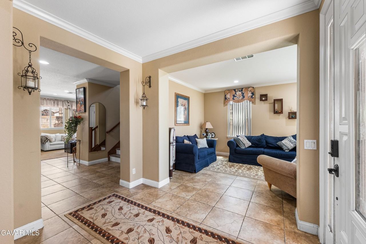 44256 Dahlia St - Photo 5 of 45