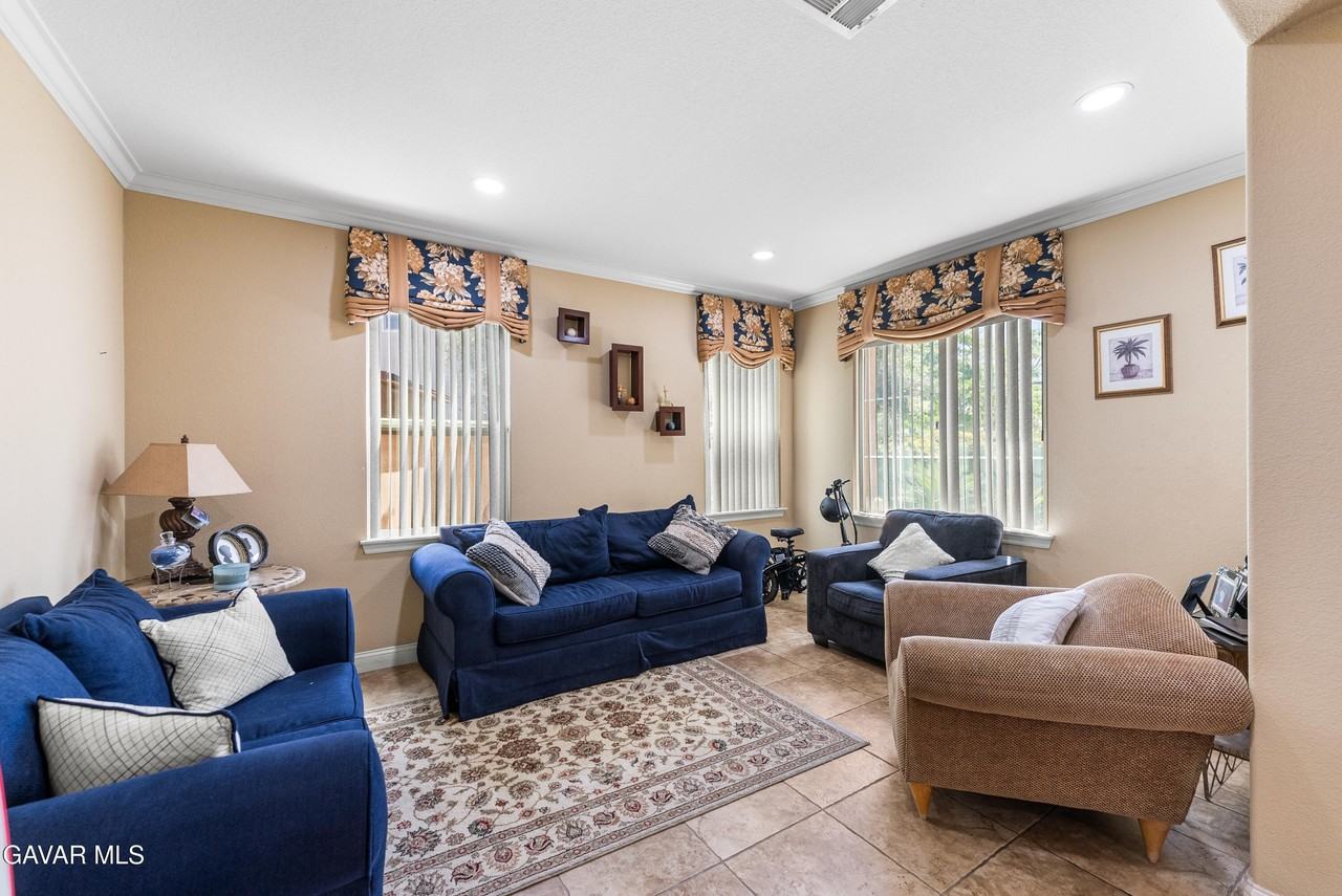 44256 Dahlia St - Photo 6 of 45