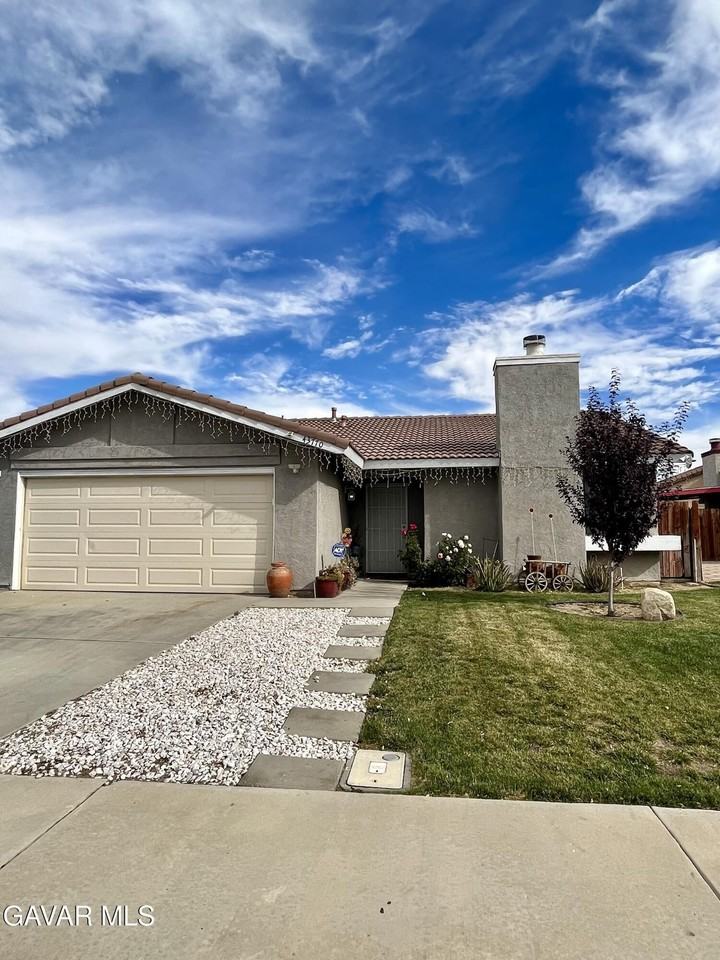 43770 Santa Rosa Cir - Photo 2 of 38